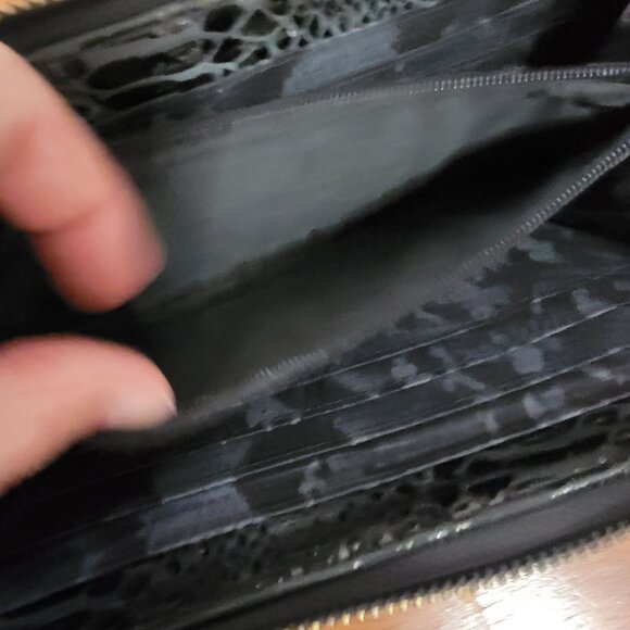 Kenneth Cole New York Black Patent Leather Clutch Purse Wallet - Picture 5 of 13